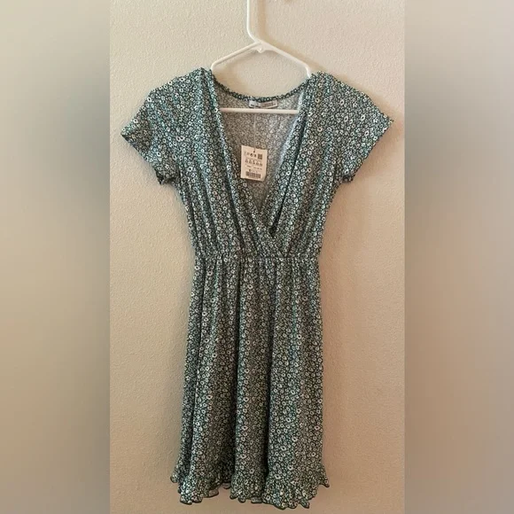 Pull&Bear | Dresses | Pull Bear Womens Green Floral Short Sleeve Pullover  Summer Dress Size Xs | Poshmark
